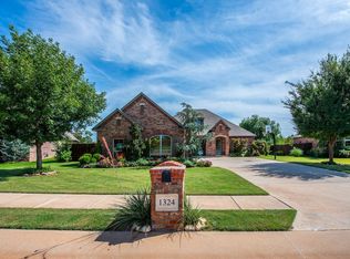 1324 Glen Cove Dr, Edmond, OK 73003