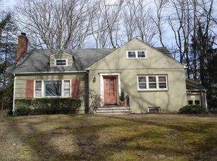 20 Crestwood Dr, Chatham, NJ 07928
