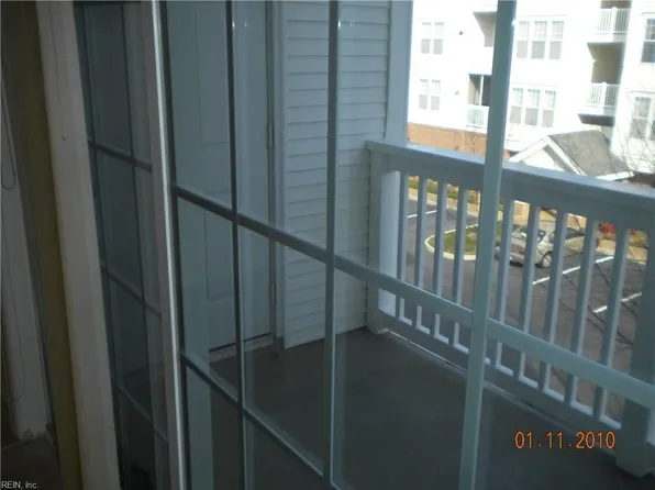 2904 Brighton Beach Pl APT 201, Virginia Beach, VA 23451
