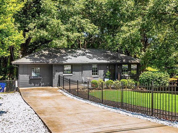 2nd image of 2112 Holly Hill Dr