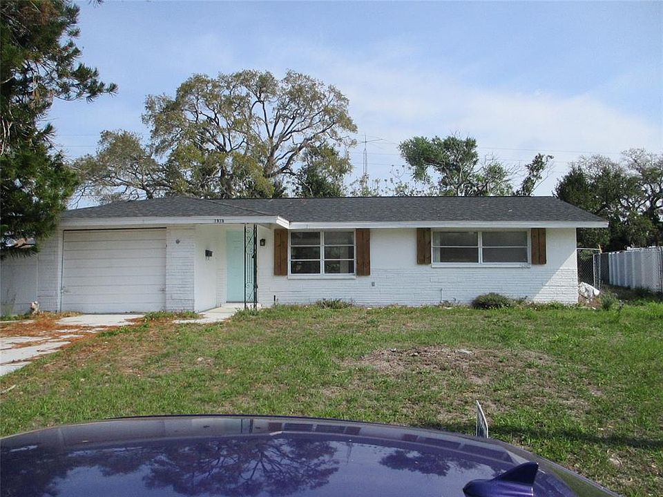 1st image of 7925 Bracken Dr