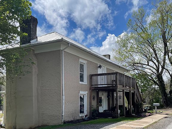 5th image of 565 Montgomery St #A