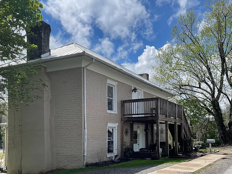 565 Montgomery St #A — Photo 5
