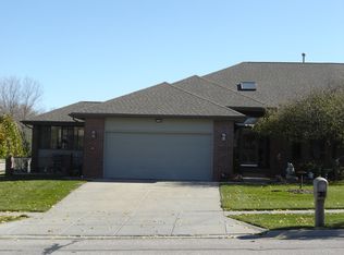 7100 Beaver Creek Ln, Lincoln, NE 68516