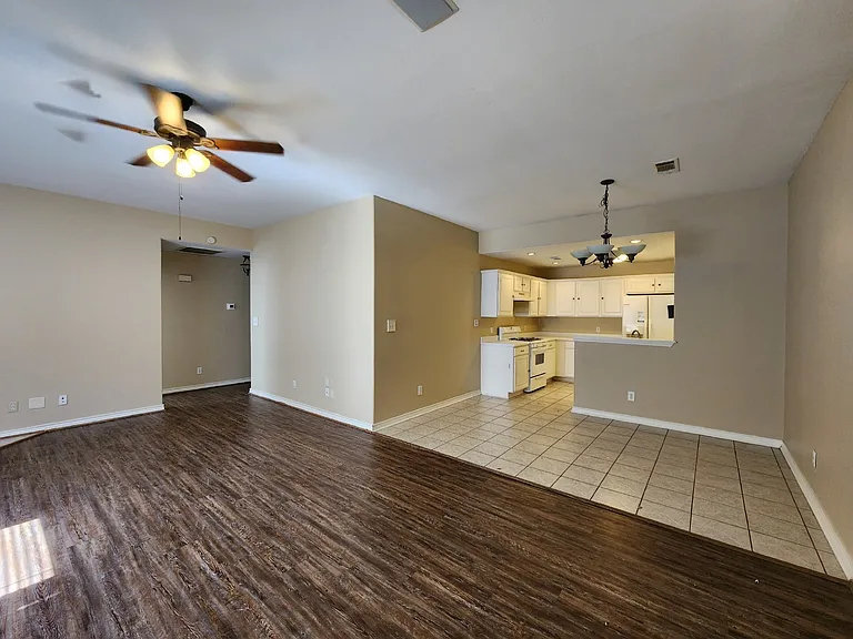 18203 Beaverdell Dr — Photo 1