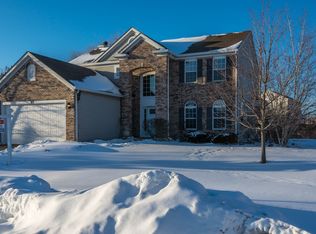 713 Blossom Ct, Oswego, IL