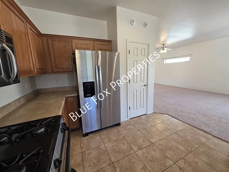 3508 W Lost Village Ln — Photo 9