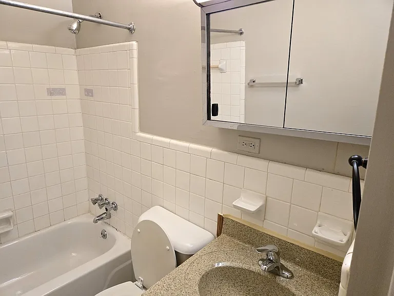 Bon Air Apartments — Photo 6
