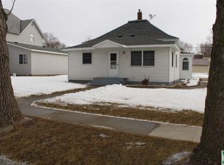 216 S Main St, Holstein, IA 51025