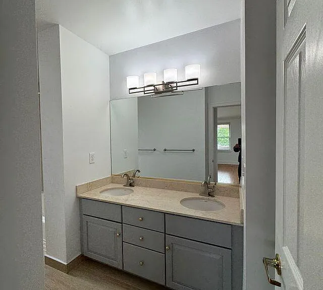 25 W Elm St #40 — Photo 19