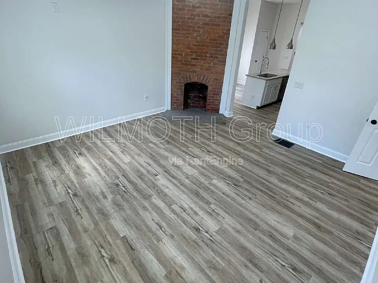 1126 Villa Ave — Photo 2