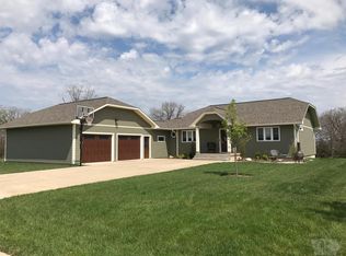 112 Des Moines St, Keosauqua, IA 52565