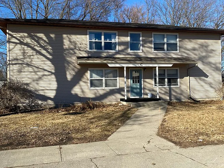 450 N. Dubuque Street — Photo 2