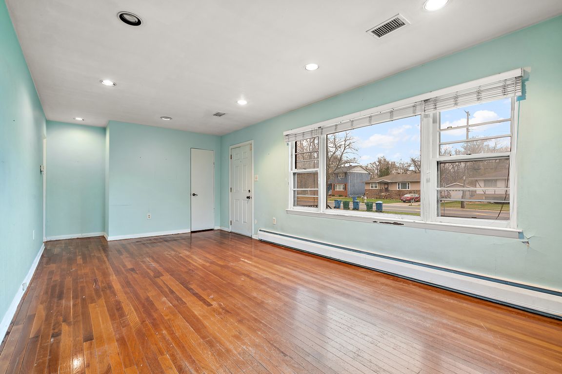 next background image