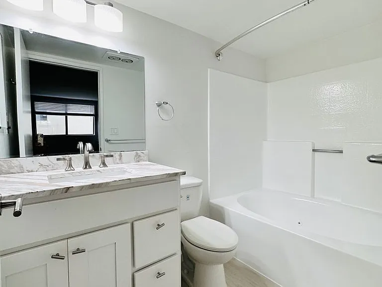 2110 S Bentley Ave — Photo 6