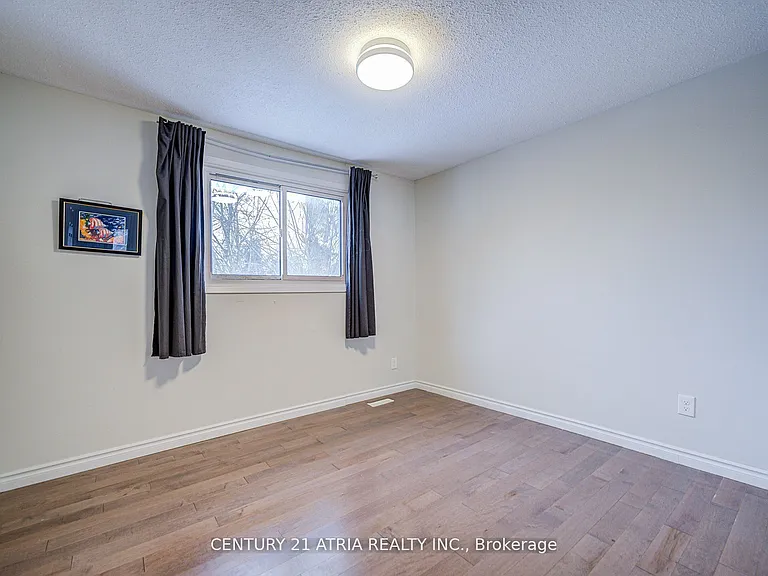 52 Applegate Cres — Photo 20