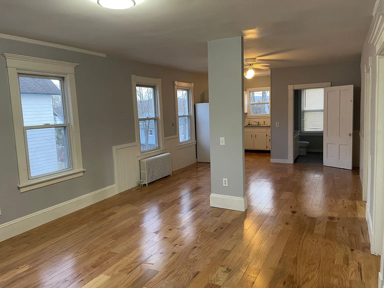 3 bed, 1350 sqft, $1,800 — Photo 2