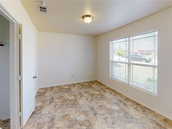 4th image of 2100 Bald Eagle Ct
