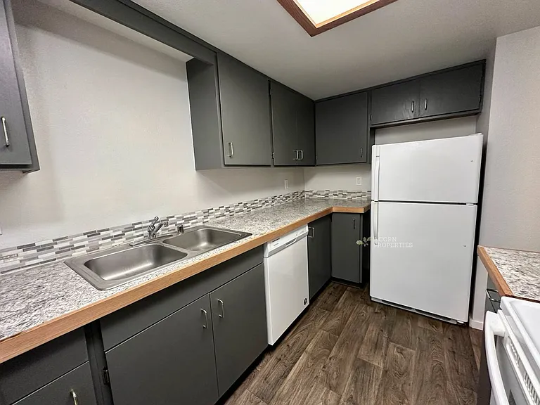 413 SE Maylor St — Photo 11