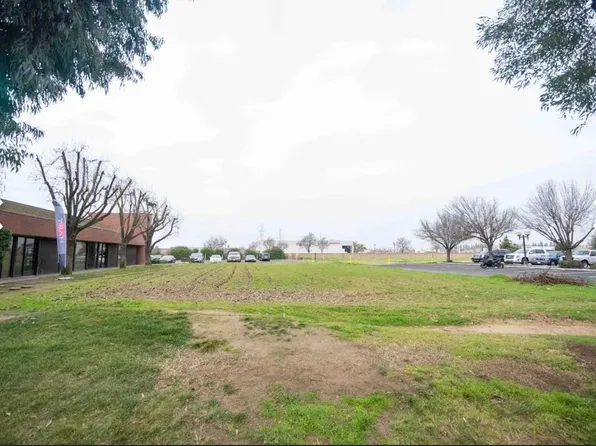 3477 W Shaw Ave #101, Fresno, CA 93711