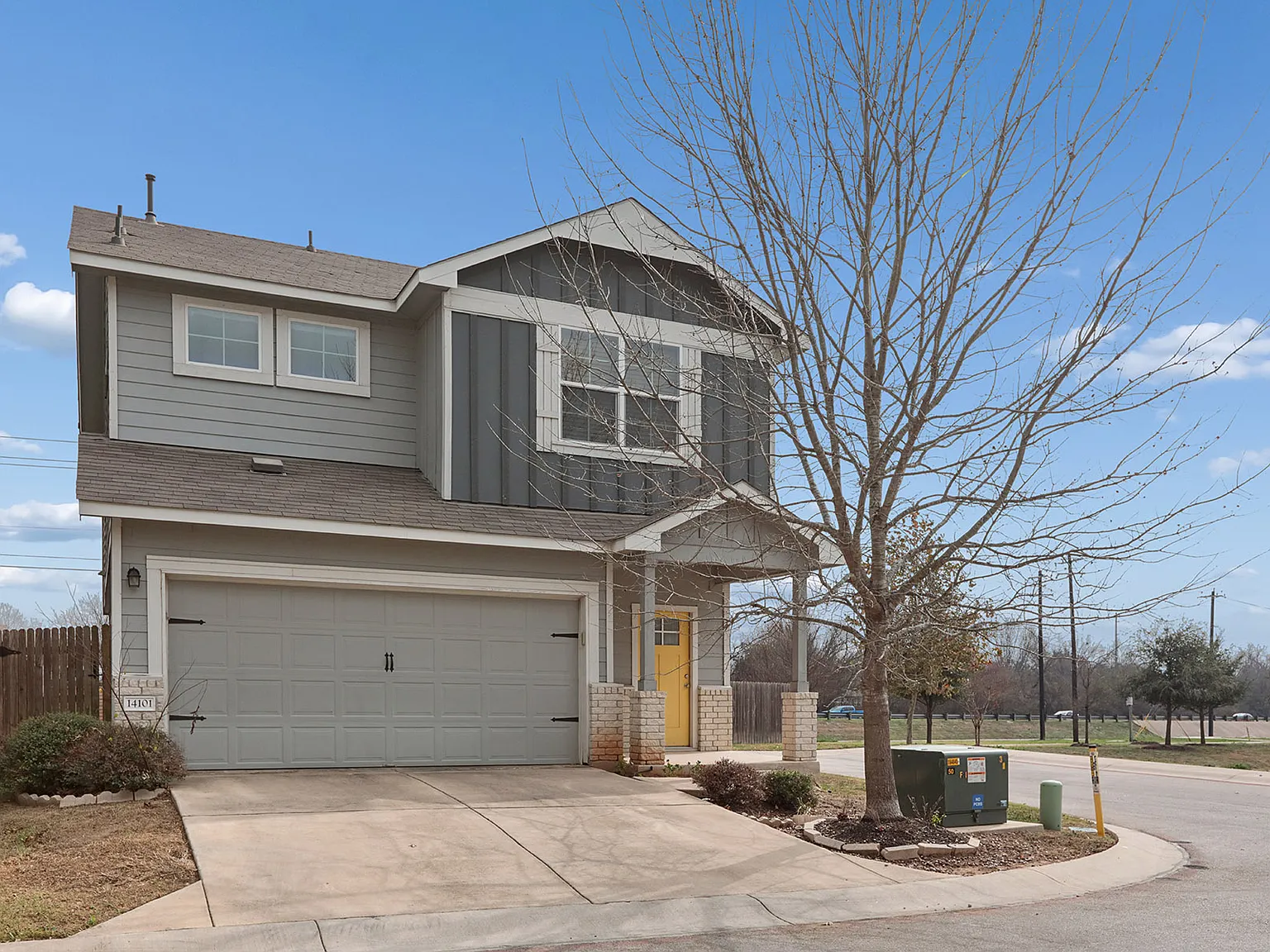 14101 Handel Dr — Photo 2