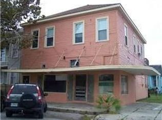 1902 Ursuline, Galveston, TX 77550