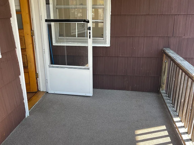 324 Knarr St #B — Photo 3