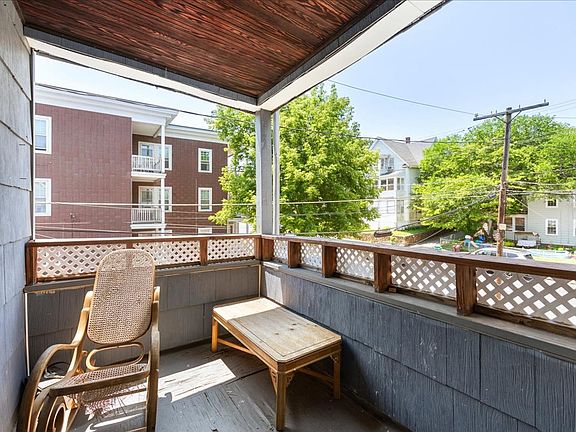 5th image of 425 Wood Ave #427