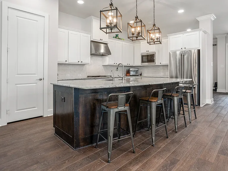 1825 Oak Trail Dr — Photo 9
