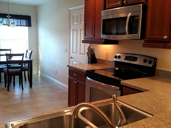 Kitchen/Breakfast Nook