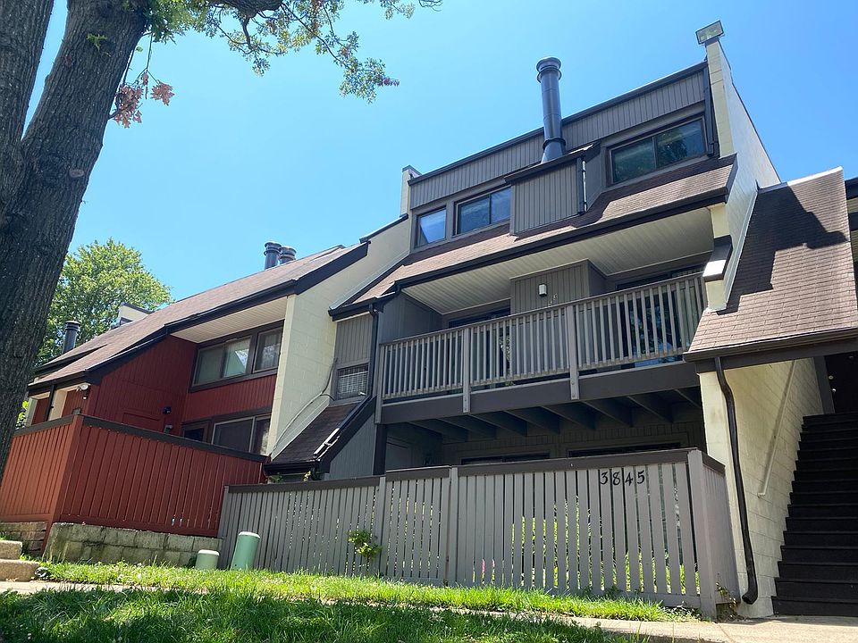 1st image of 3853 El Camino Pl