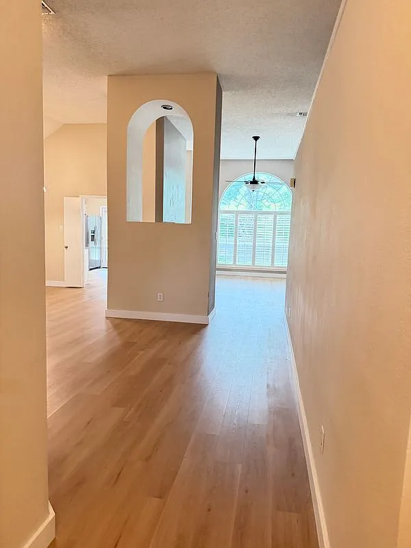 3 bed, 2.5 bath, 1980 sqft, $2,700 — Photo 3