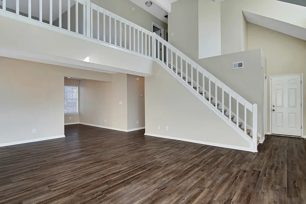 4235 Bellehurst Ln — Photo 2