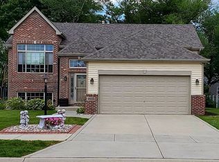 1820 Cooke St, Hobart, IN 46342