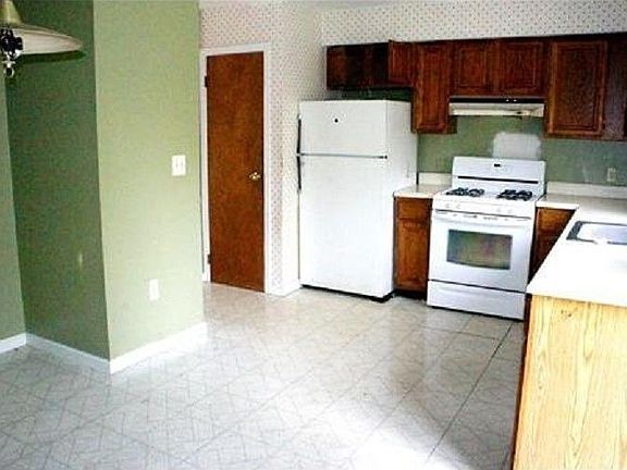 3rd image of 154 Monhagen Ave