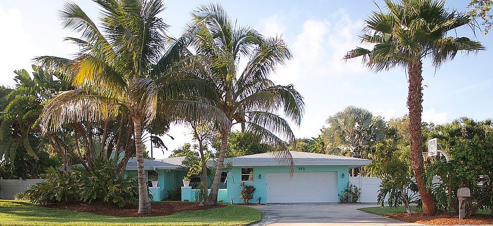 Circle Driveway Entry