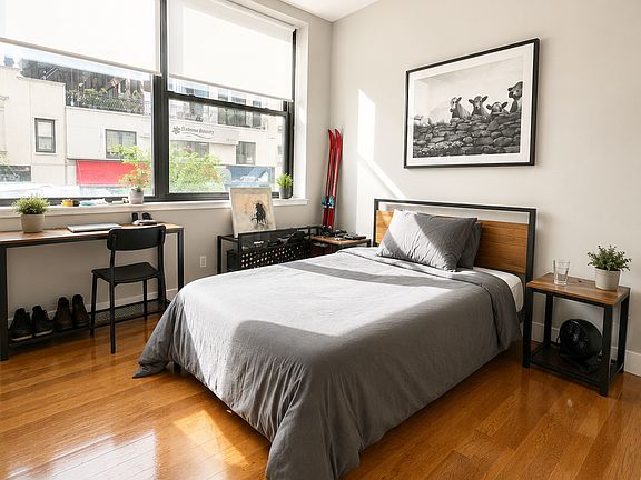5th image of 1129 Lexington Ave Unit 1