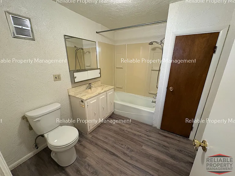 1085 Idaho Ave #6 — Photo 3