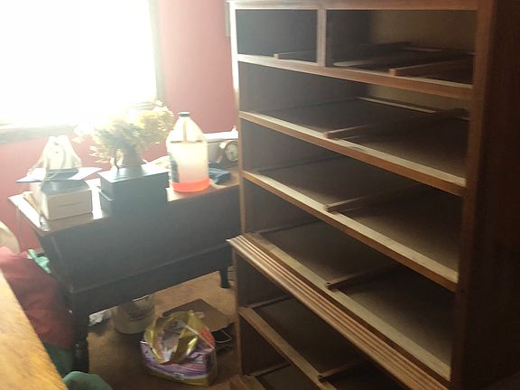 Upstairs rear bedroom 