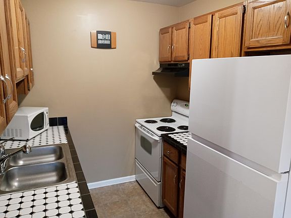 5th image of 15866 Orchard Ln
