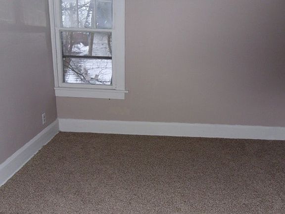 5th image of 83 Rowland Ave