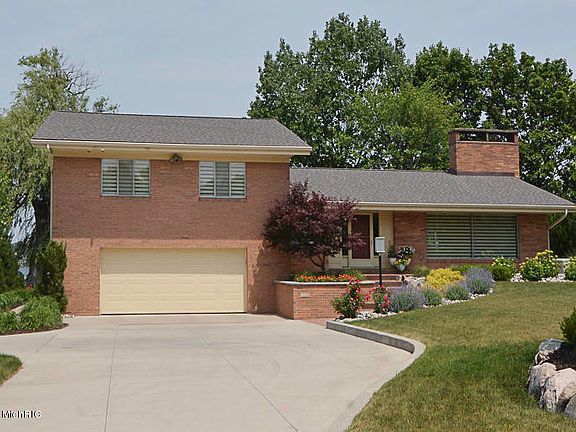 2nd image of 550 Country Club Dr