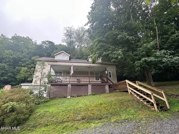 165 Oak St, Claysburg, PA 16625