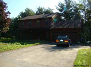 2 Bishop Ct, Queensbury, NY 12804