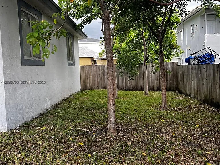 6301 NW 1st Pl — Photo 11