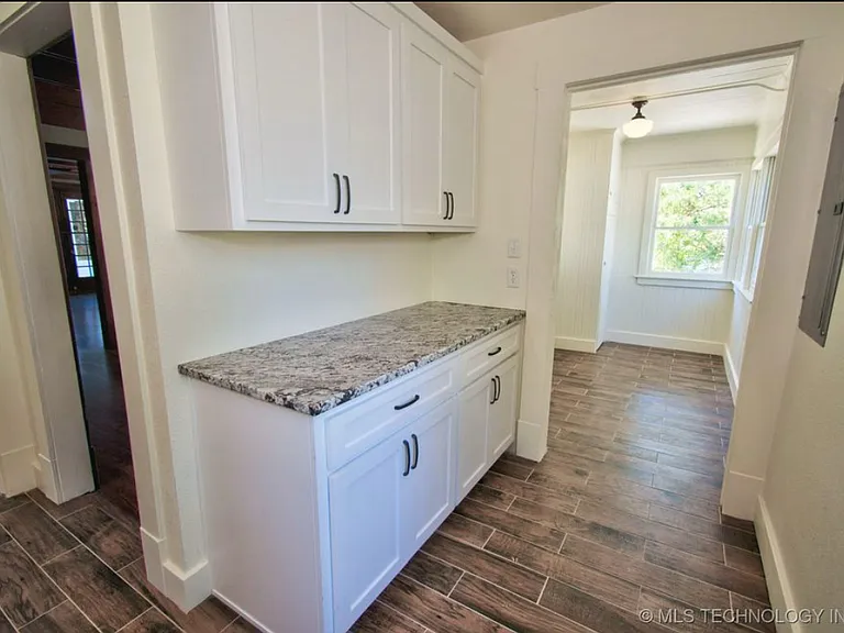 2310 Boston St — Photo 9