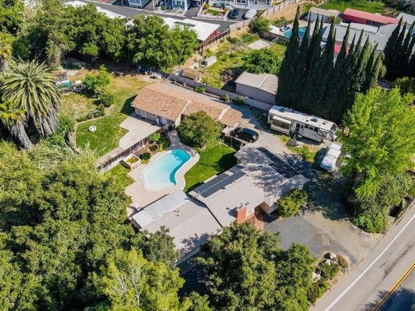 8971 Lakeview Rd, Lakeside, CA 92040