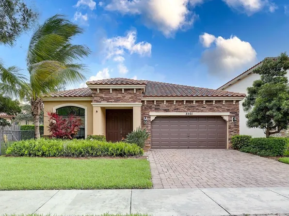 8985 Gulf Run Way, Lake Worth, FL 33467