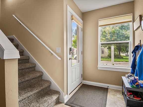 5th image of 1011 Summit Ave APT 11