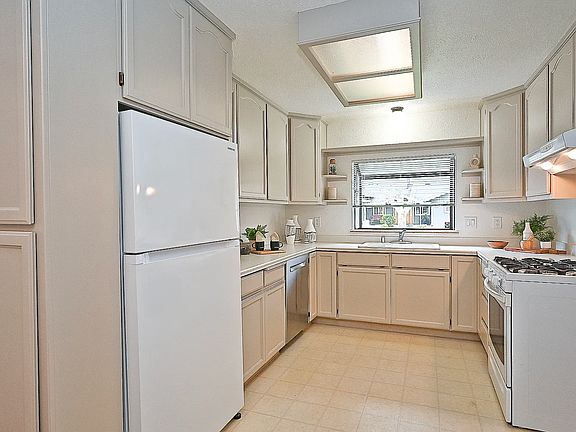 2nd image of 312 Gloria Dr